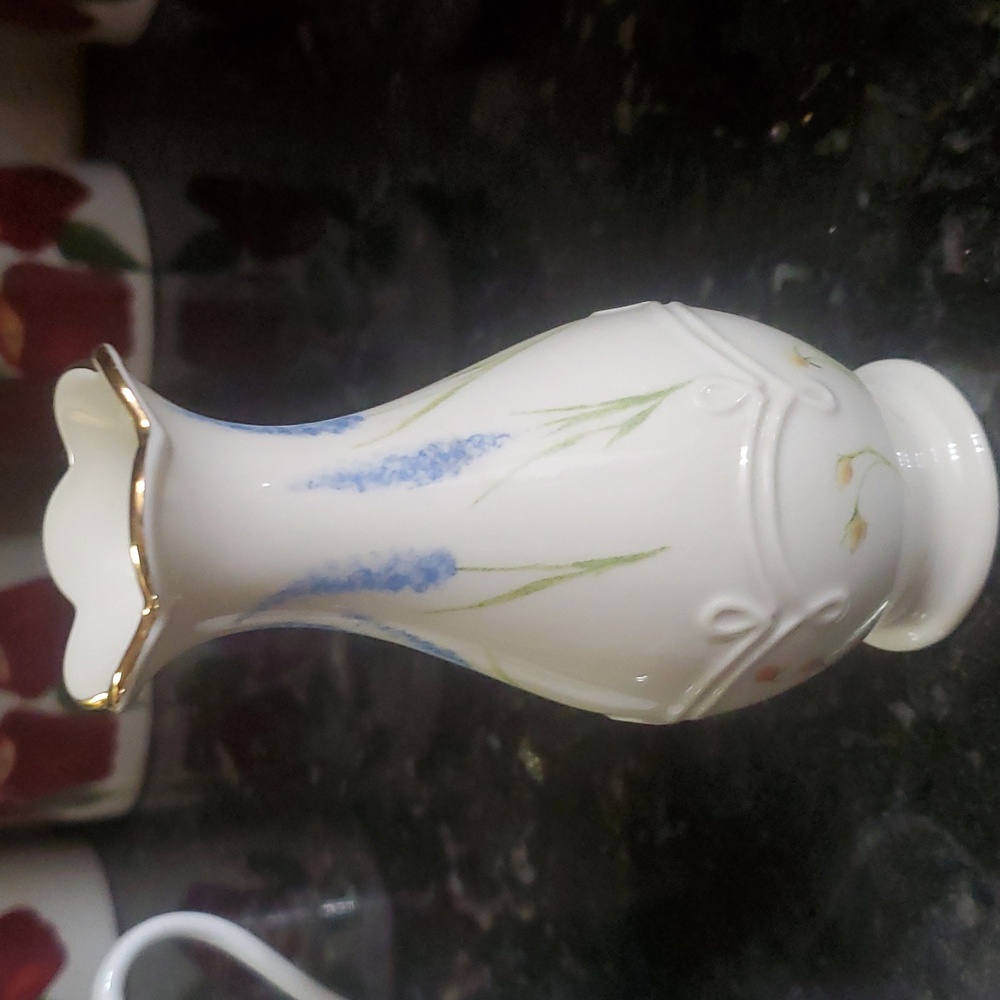 Lenox Bud Vase small excellent con